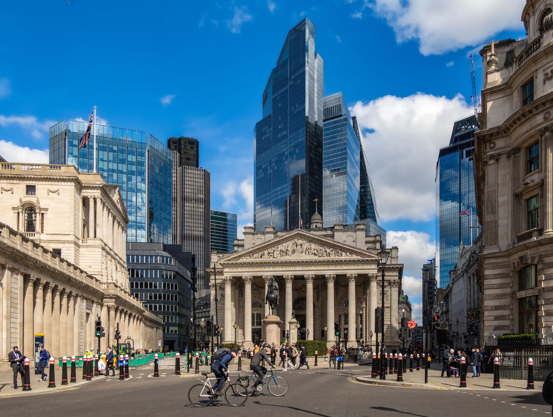 Urban life of London, Cornhill street